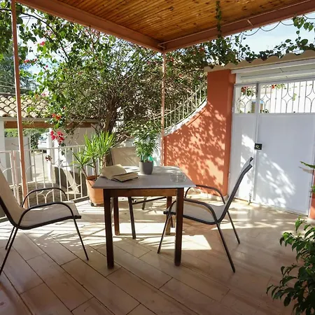 아파트 Family House At Corfu Town *